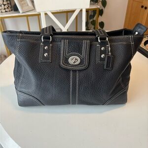 Coach F13960 Black Hampton Pebble Leather Tote Bag